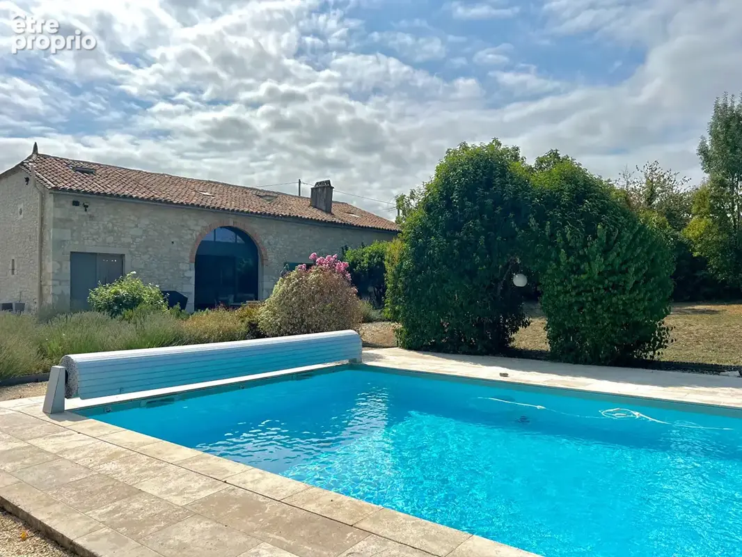 Élégante propriété familiale avec piscine dans un cadre paisible - photo 4