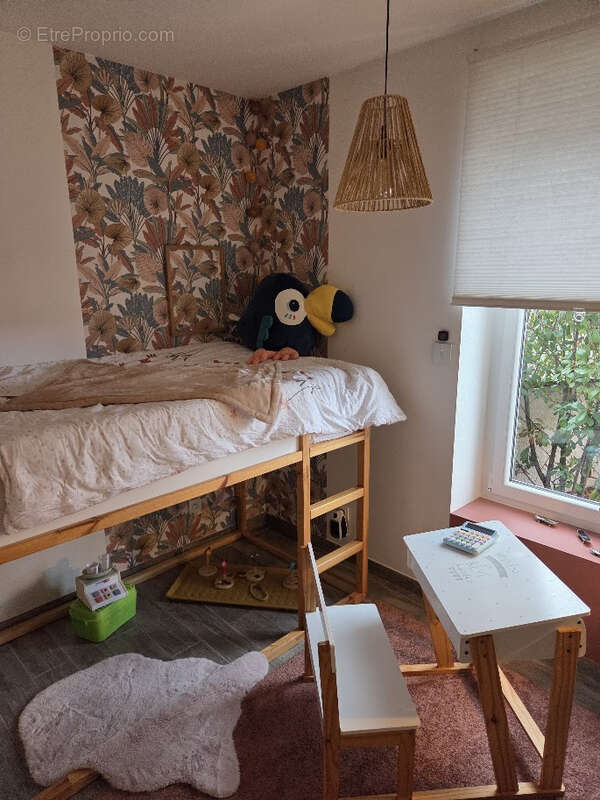 Maison 220 m² à Saint-Yorre  - photo 4