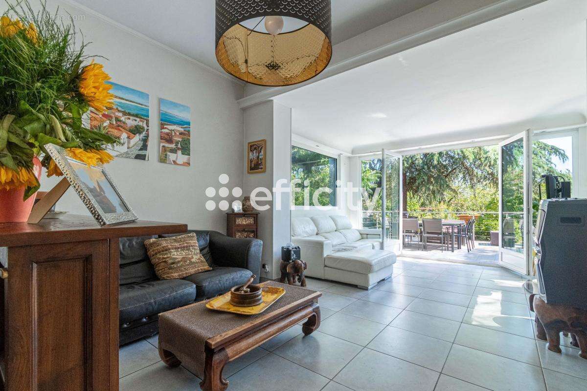 Maison à VILLENEUVE-LE-ROI