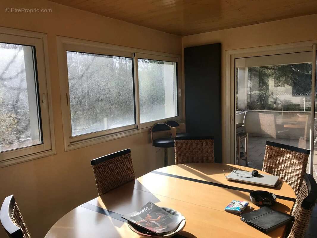 Grande maison avec quatre chambres - photo 5