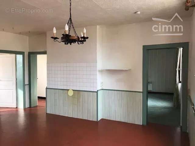 Maison à THIEL-SUR-ACOLIN