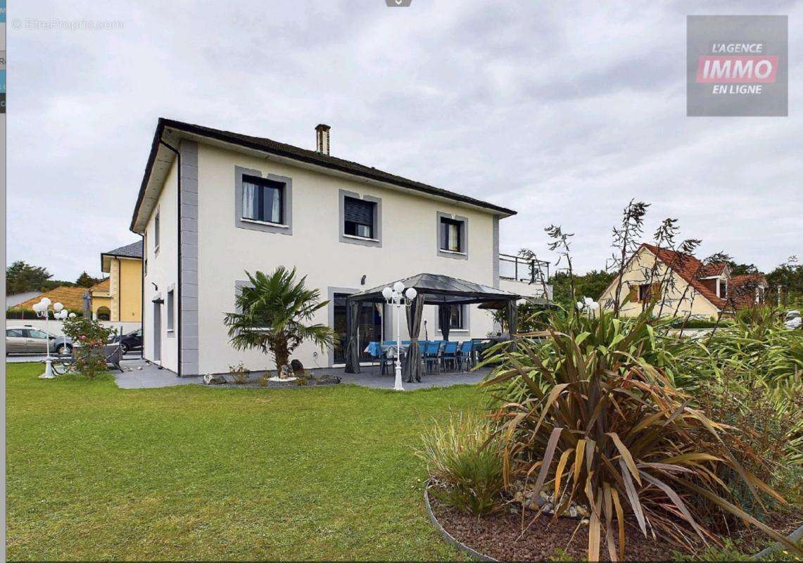 Maison 310 m² à Oissel  - photo 3