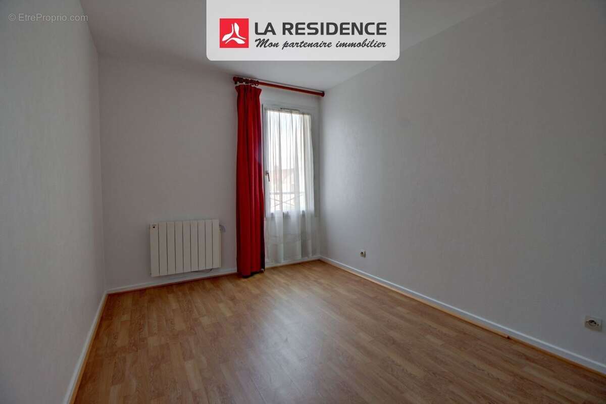 Appartement à LES CLAYES-SOUS-BOIS