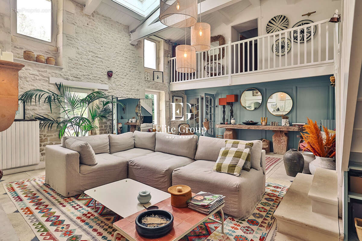 A vendre magnifique charentaise aux portes de la rochelle - 254 m2 - photo 8