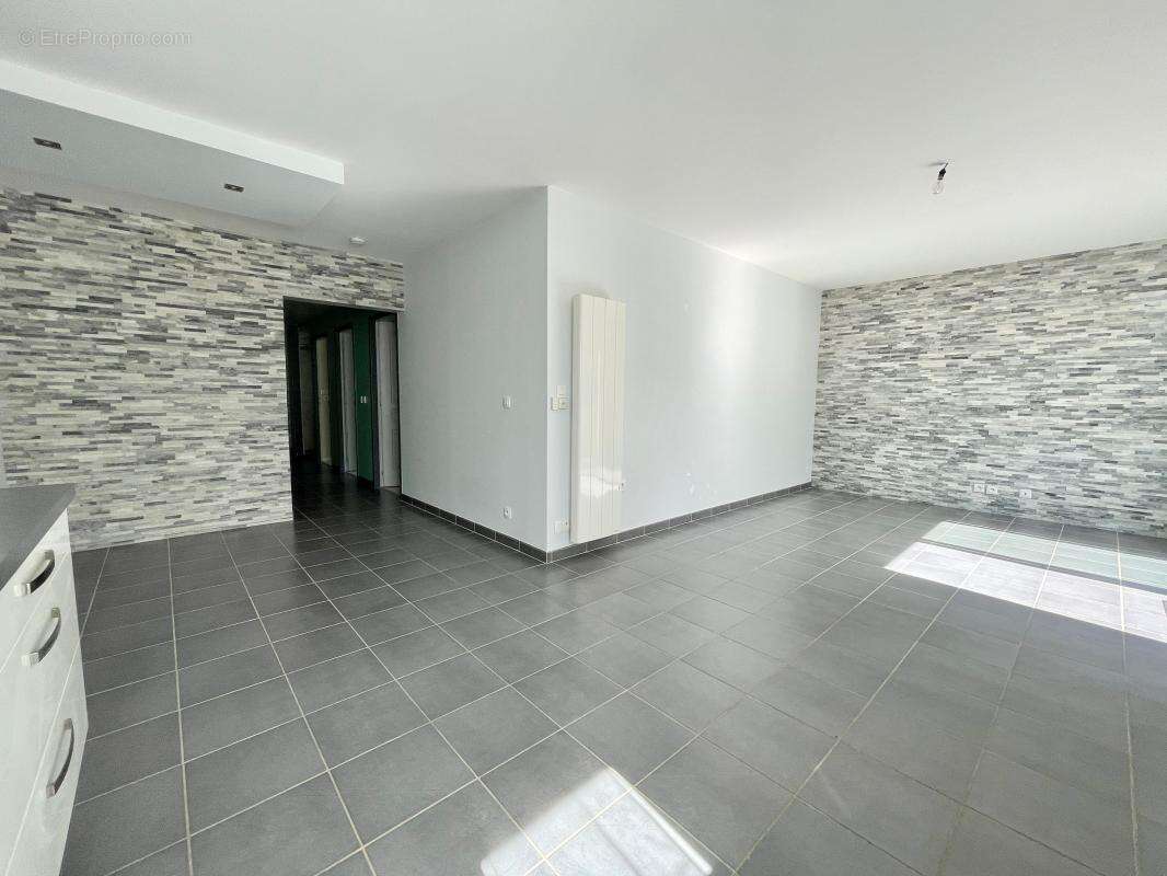 Appartement à ALBY-SUR-CHERAN