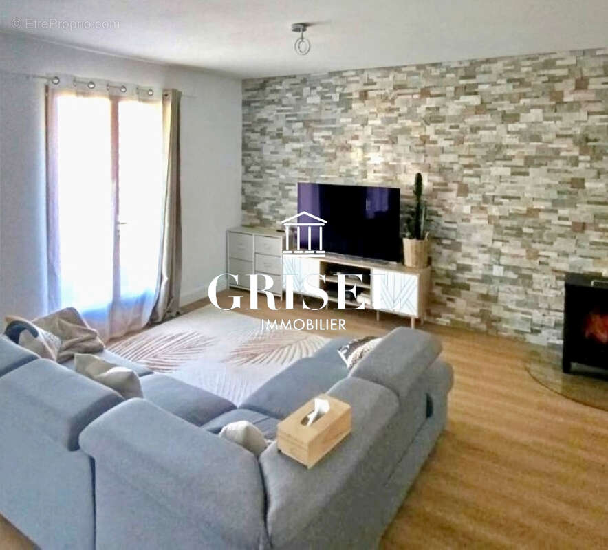 Maison à AYGUEMORTE-LES-GRAVES