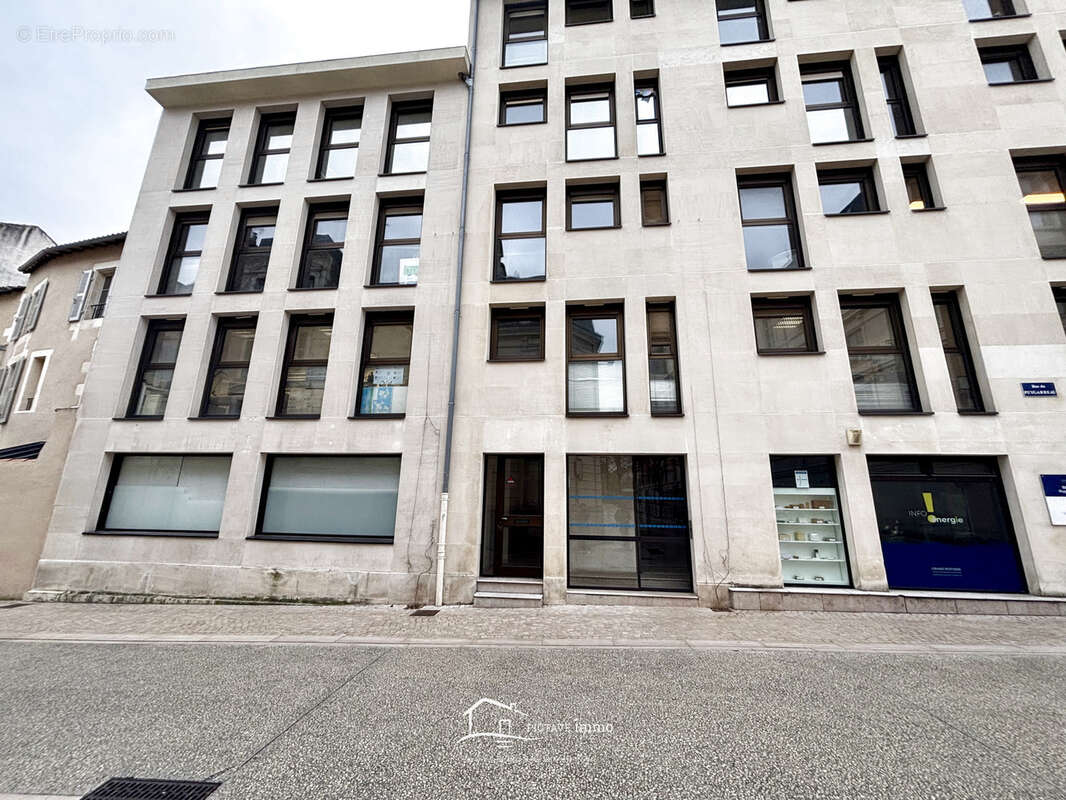Plateau de 123m2 hypercentre + 1 place de parking en sous-sol - photo 7
