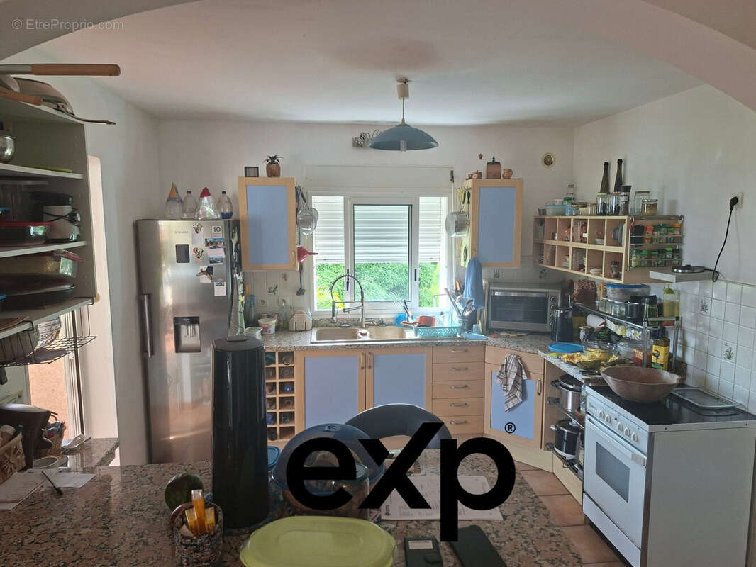 Maison 140 m² à Saint-Denis  - photo 6