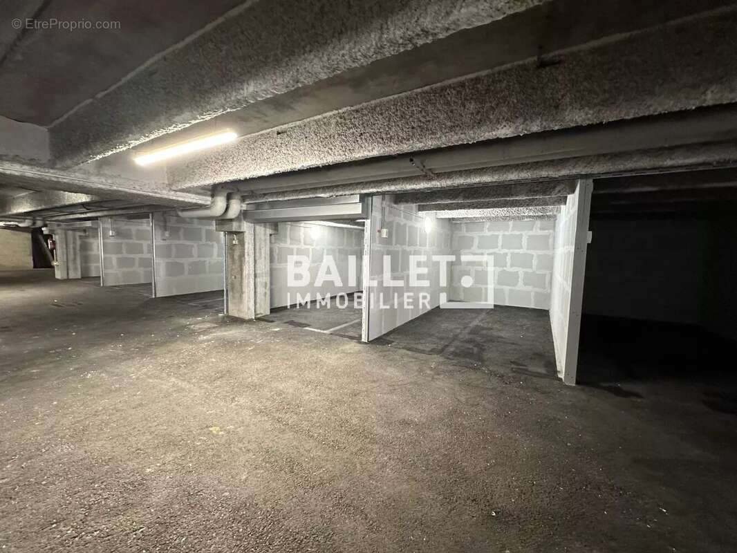 Autre à VILLENEUVE-LOUBET