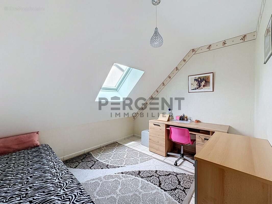 Maison 178 m² à La Francheville  - photo 7