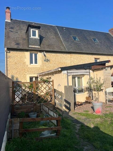 Maison à MEZIDON-CANON