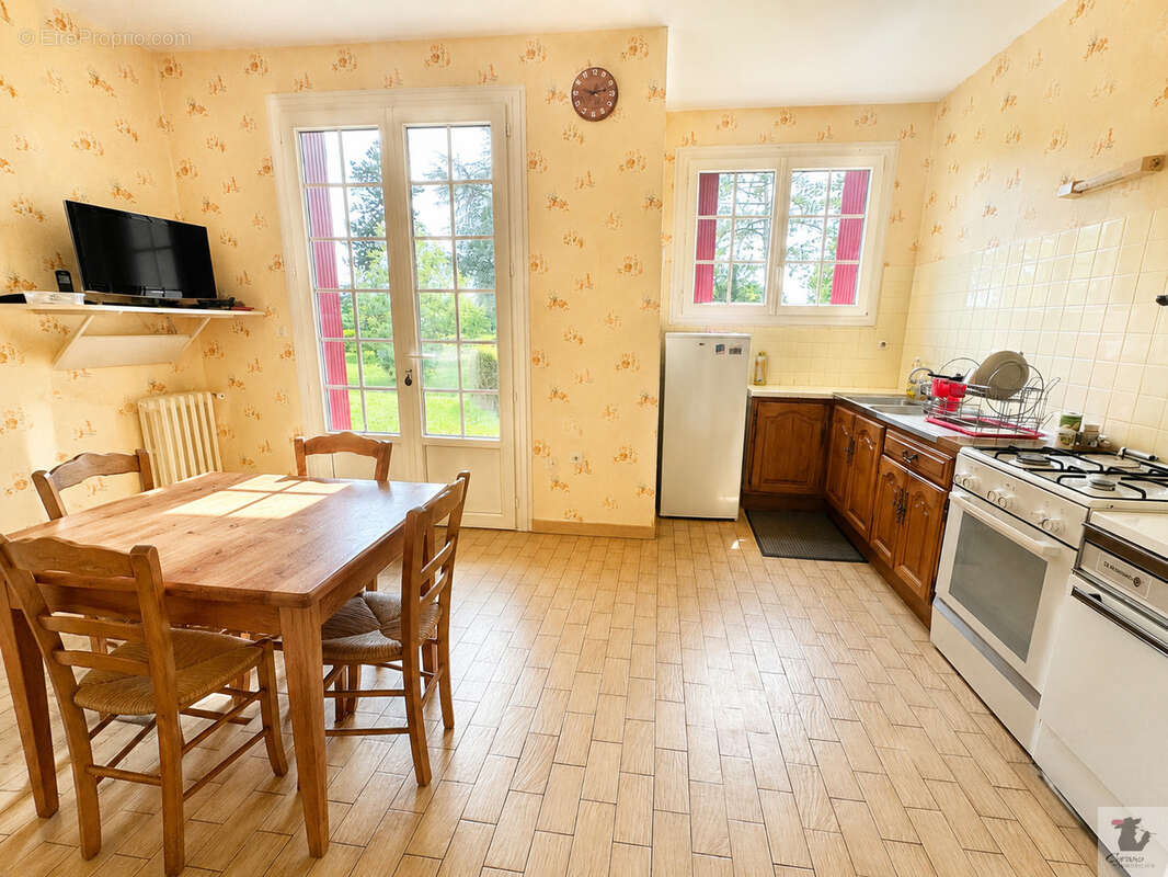 Maison traditionnelle 105.m2, avec dépendances sur parc arboré de 4780 m2 clos - photo 3