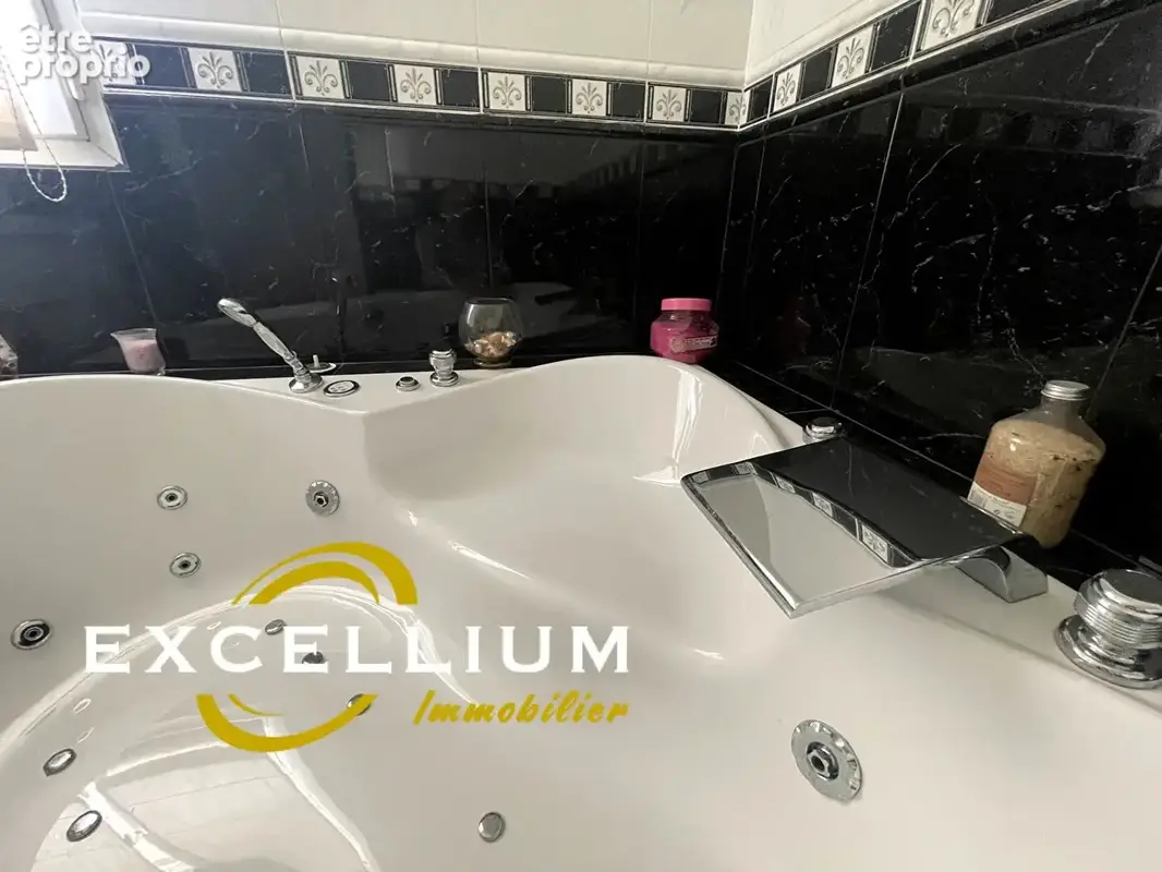 Maison Rochetaillée Sur Saone 200 m2 sur 1200m2 de terrain - photo 8