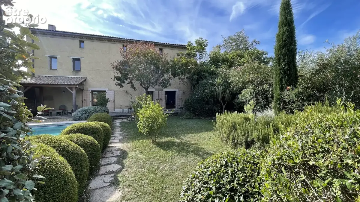 Saint-Quentin la Poterie, mas de village avec dépendance, jardin et piscine - photo 2