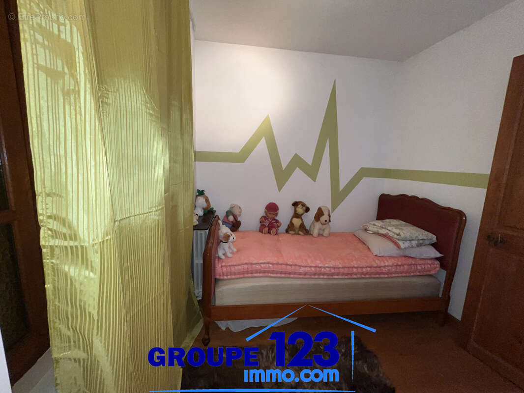 À Charentenay, découvrez cette maison pleine de potentiel ! - photo 13