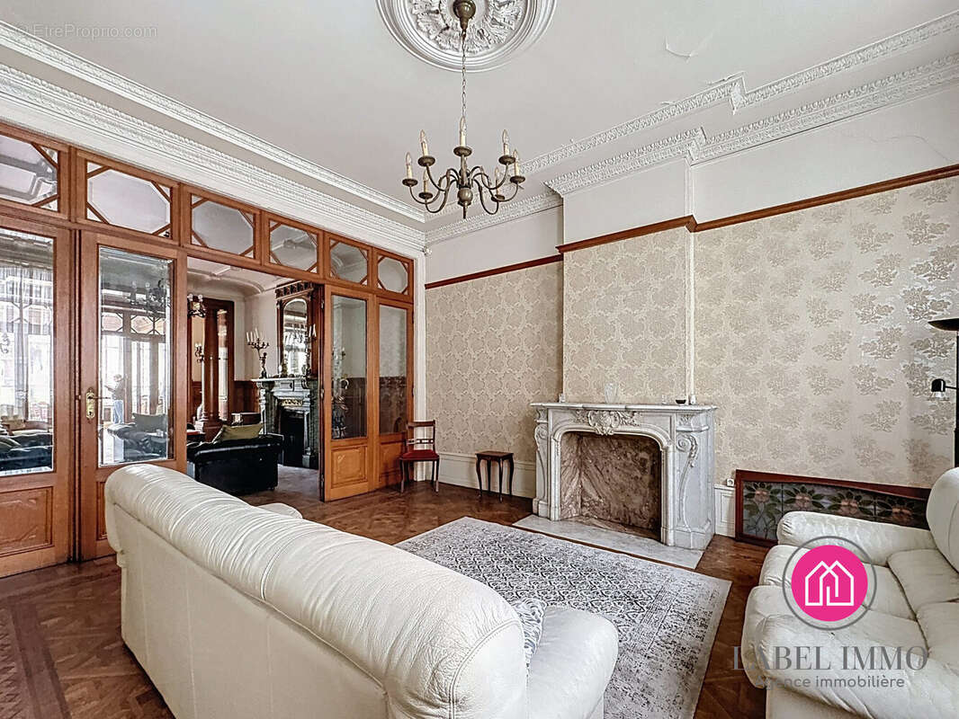 Autre à CONDE-SUR-L'ESCAUT