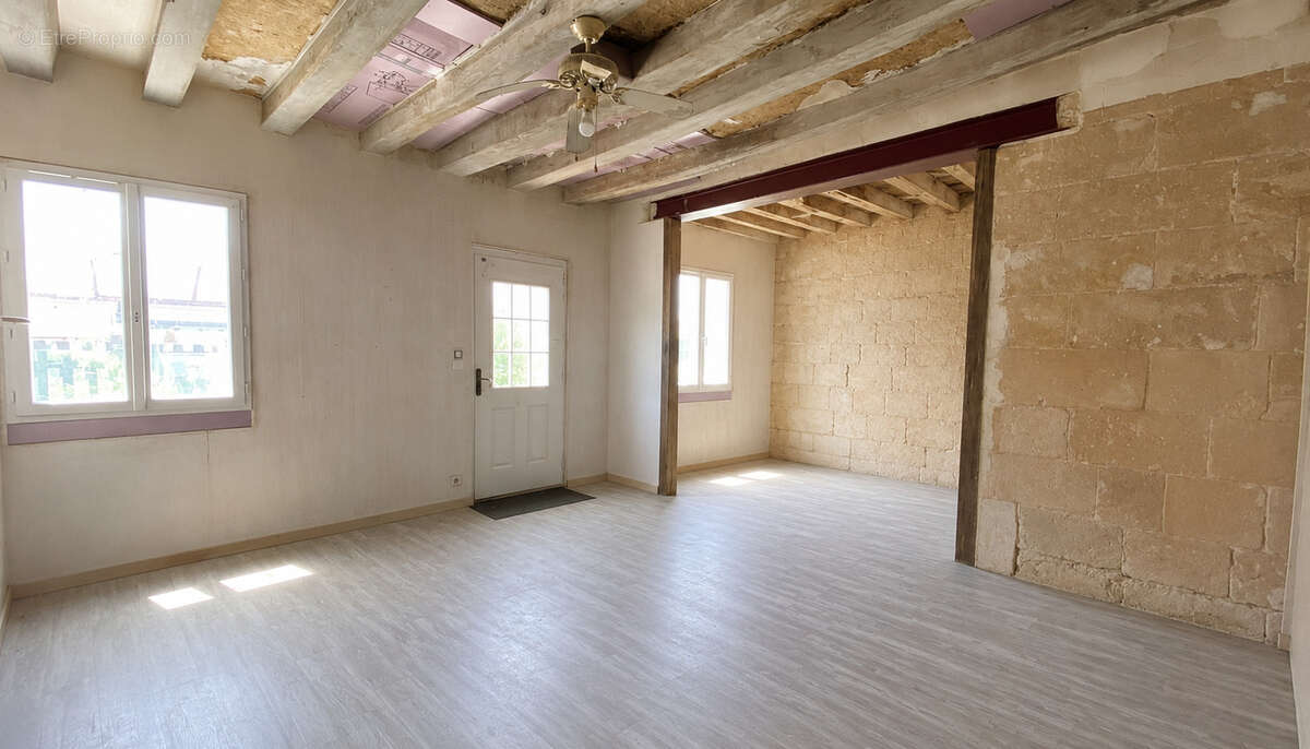 Maison ancienne 4 pièces au charme atypique en cœur de ville - photo 3