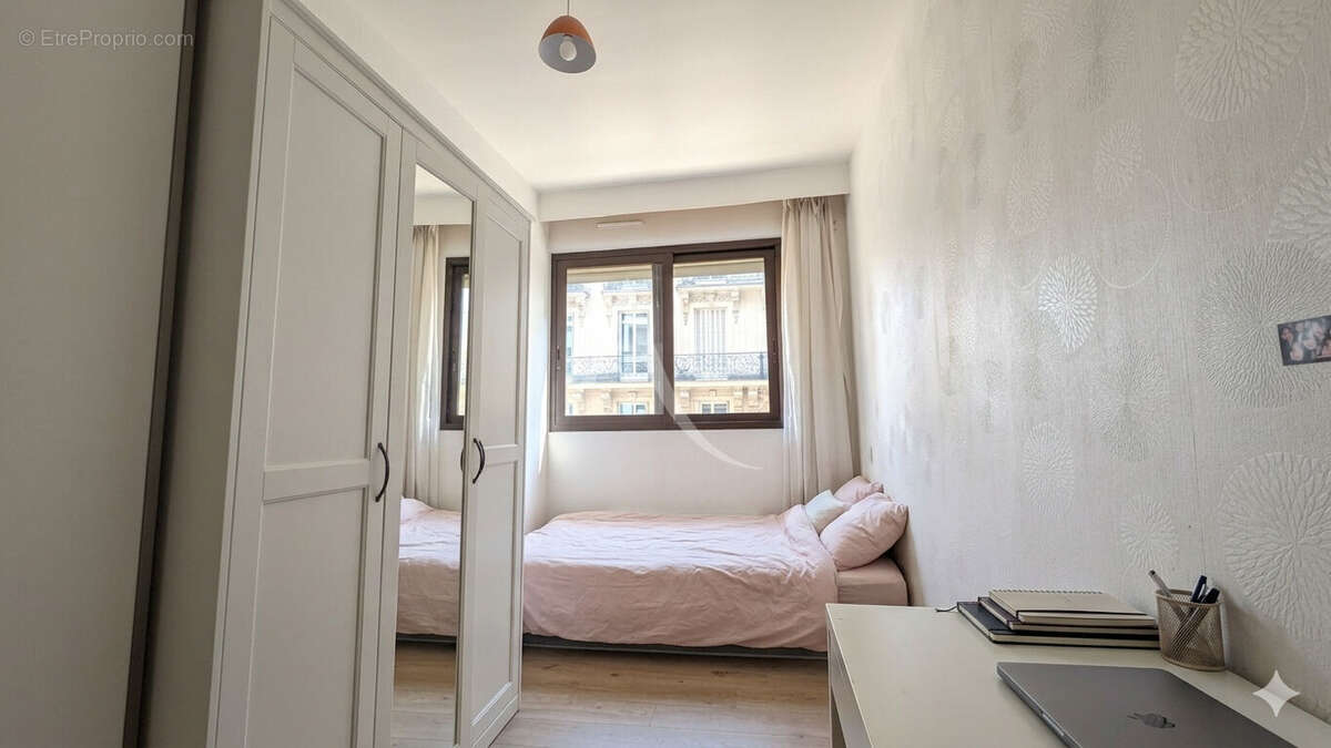 Appartement à PARIS-8E