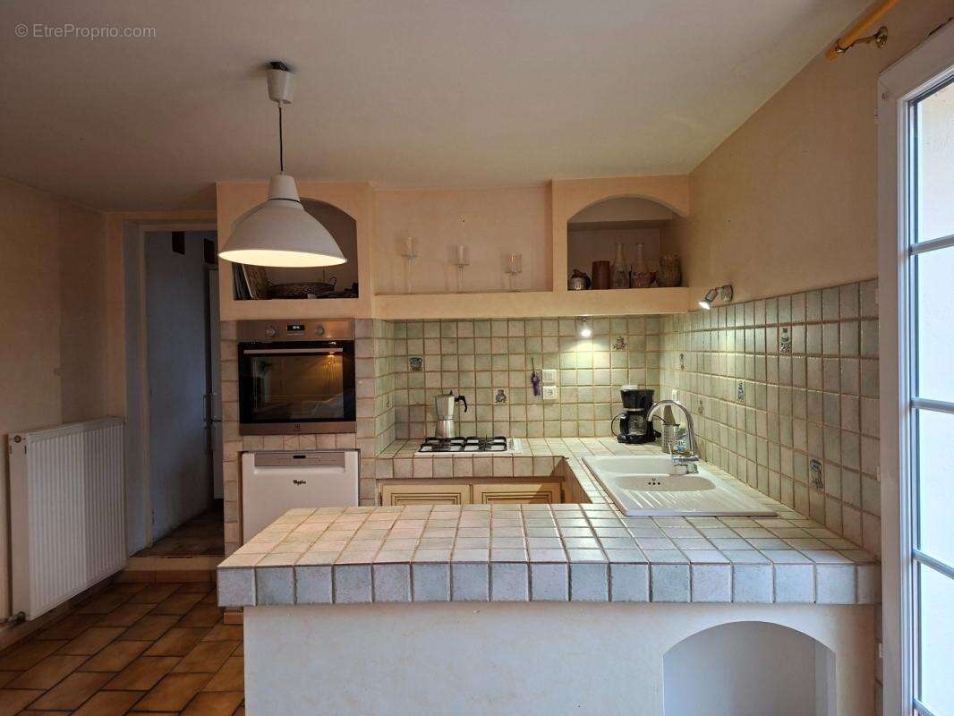 A vendre: Maison familiale 220m² avec dépendance – Aiglun (04) - photo 4