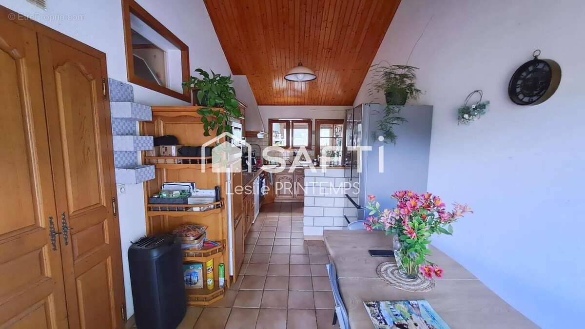 Maison 113 m² à La Caillere-Saint-Hilaire  - photo 5
