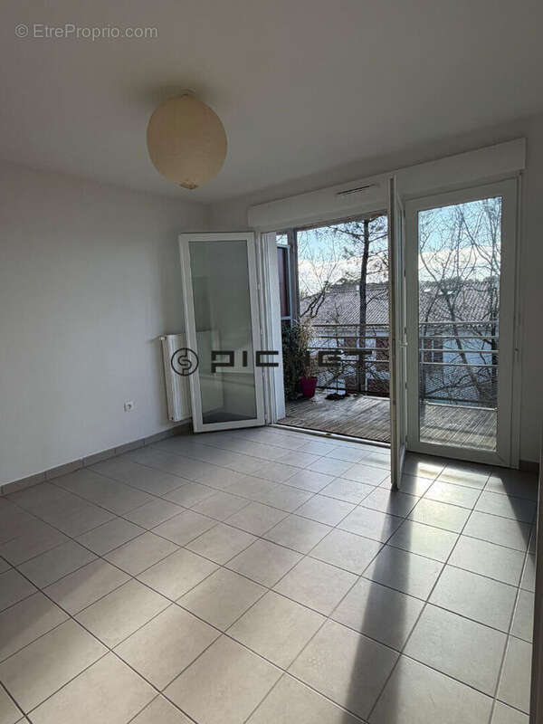 Appartement à SAINT-MEDARD-EN-JALLES