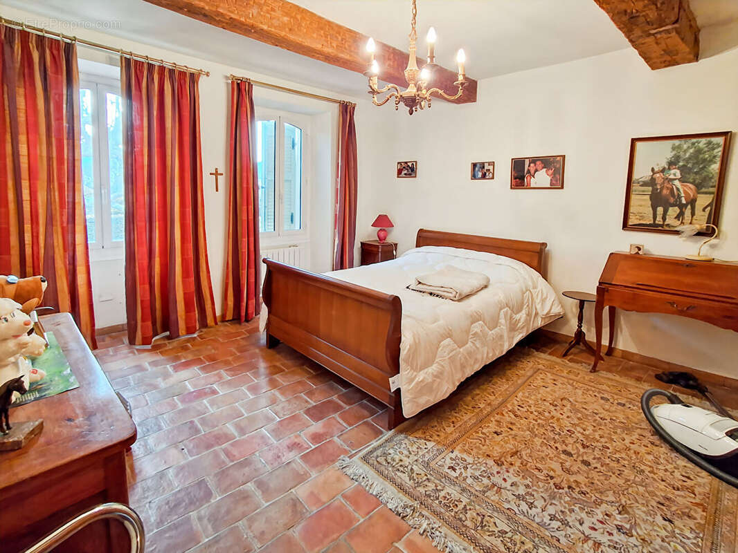 Maison à SAINT-VICTORET