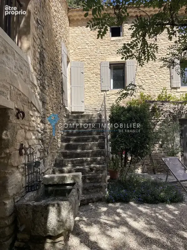 Maison à GORDES
