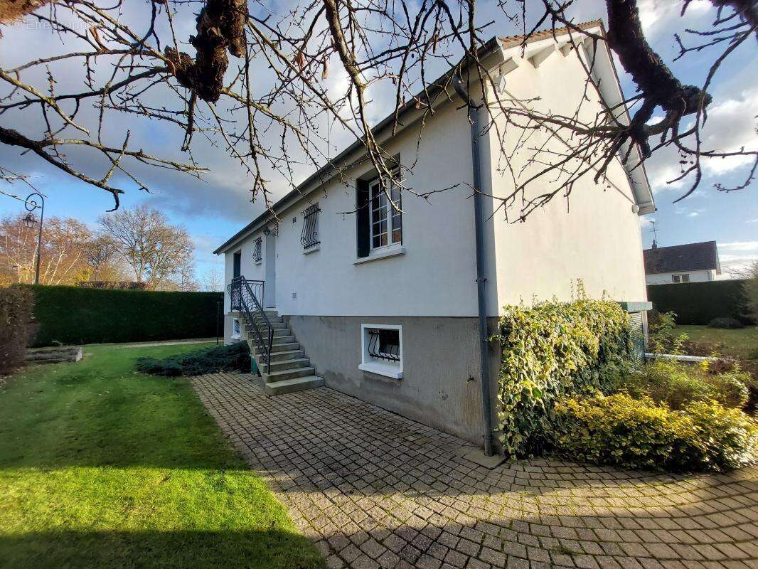 Maison à LES BAUX-SAINTE-CROIX