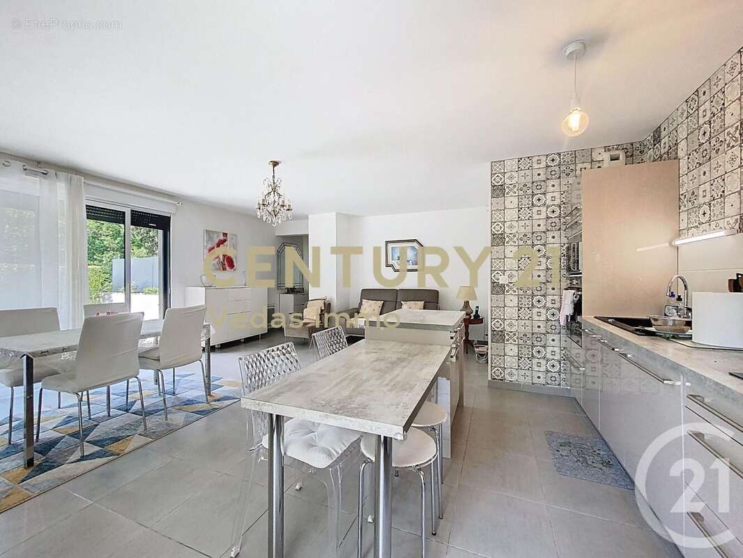 Appartement à SAINT-JEAN-DE-VEDAS