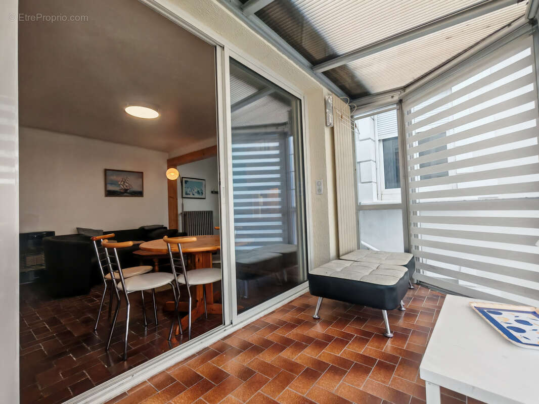 Appartement à DONVILLE-LES-BAINS