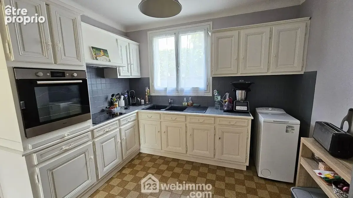Une autre vue de la cuisine.