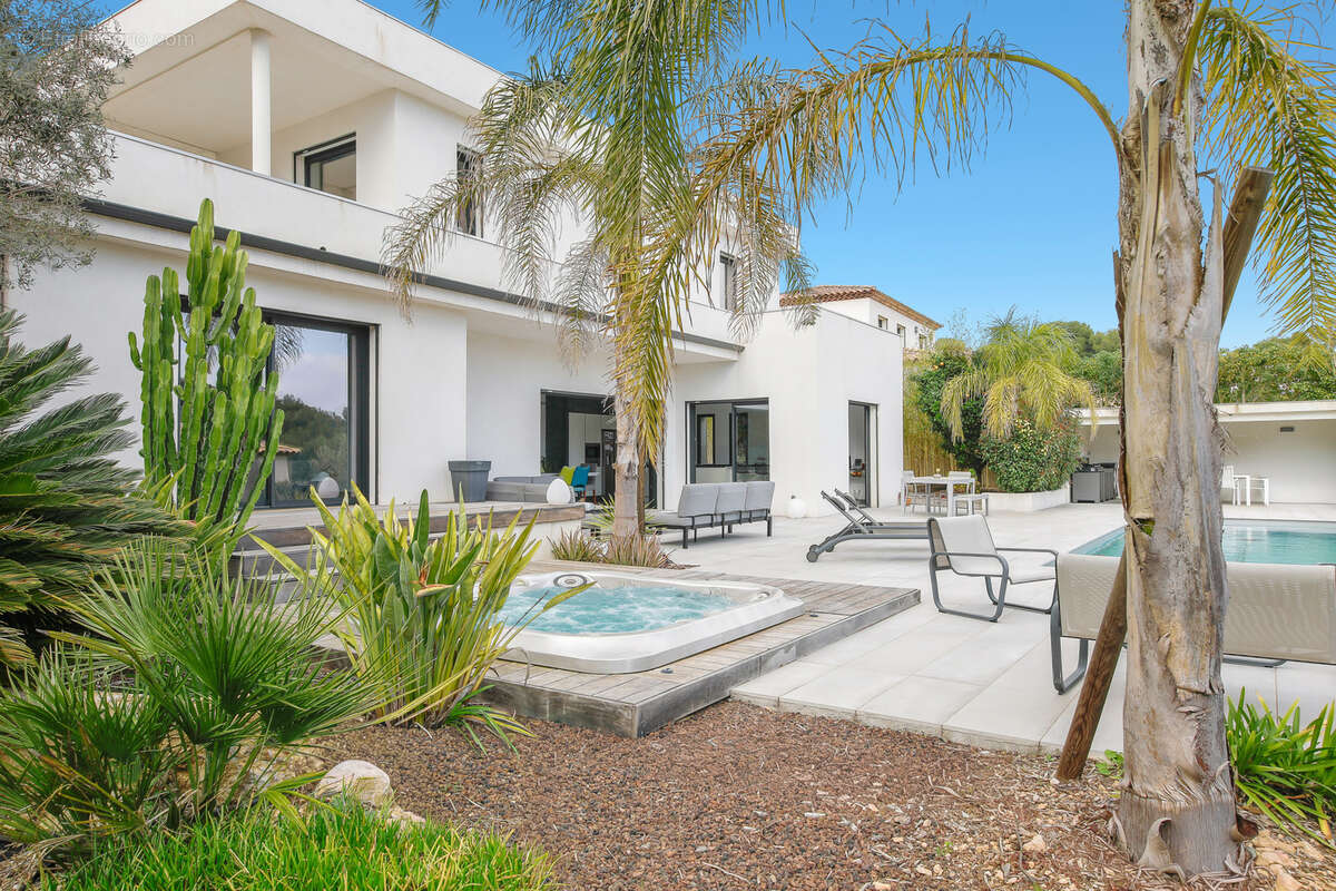 Maison à LA VALETTE-DU-VAR