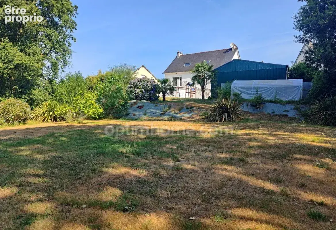 Maison familiale 171 m² – DPE C – 5 chambres – Terrain paysagé de 2 400 m² – Rostrenen - photo 6