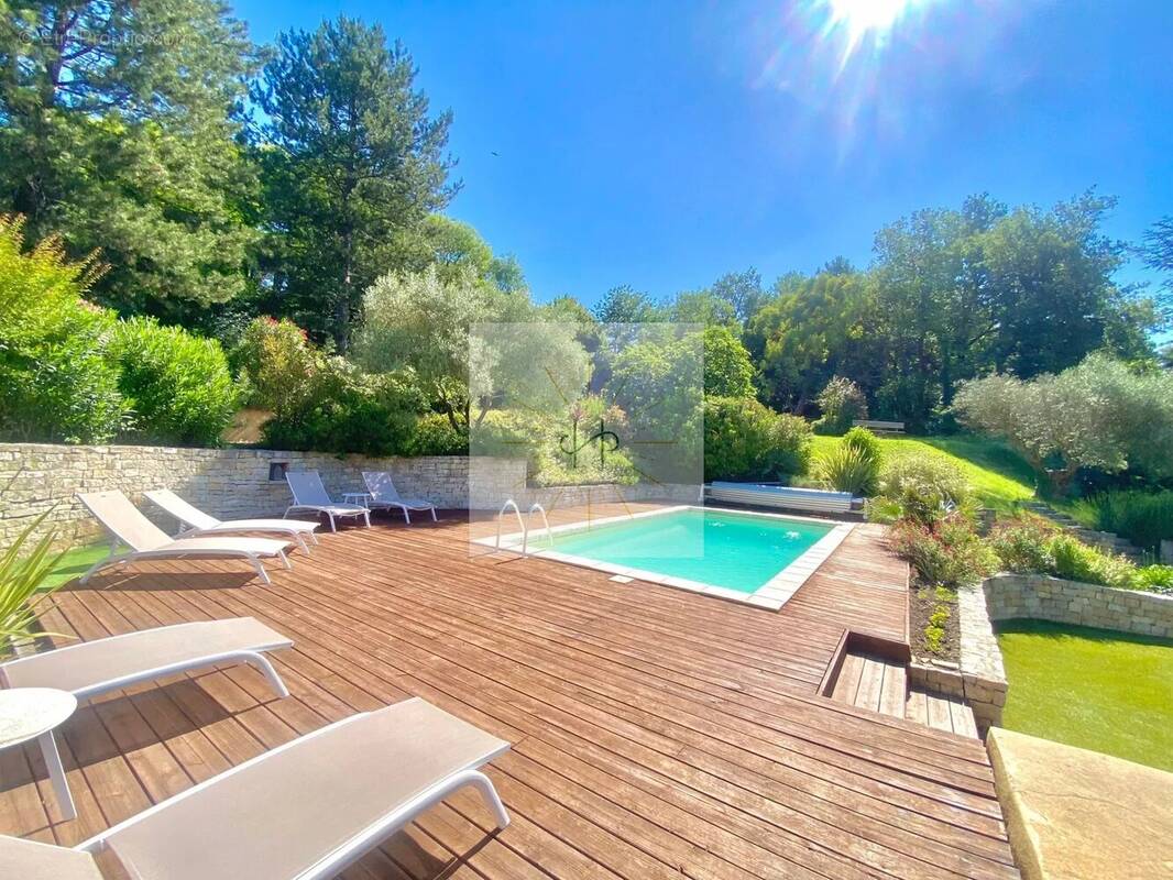 Maison à LA COUCOURDE