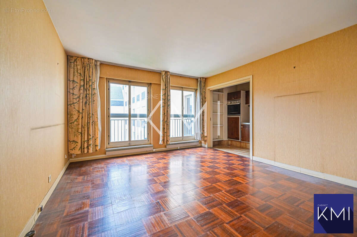 Appartement à PARIS-3E