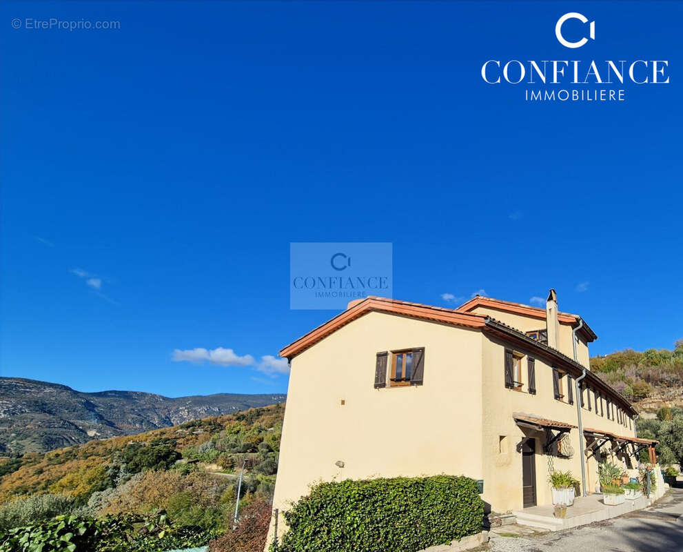 Appartement à CONTES