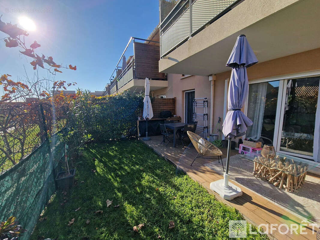 Appartement à CARROS