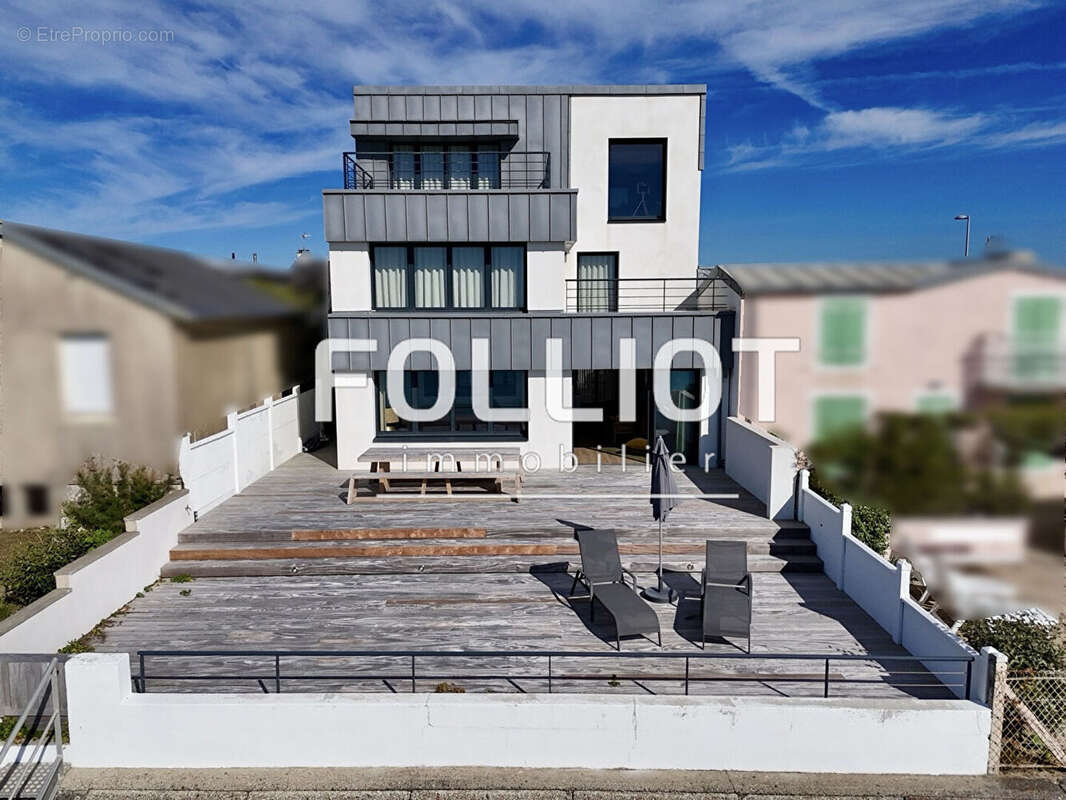 Maison à AGON-COUTAINVILLE