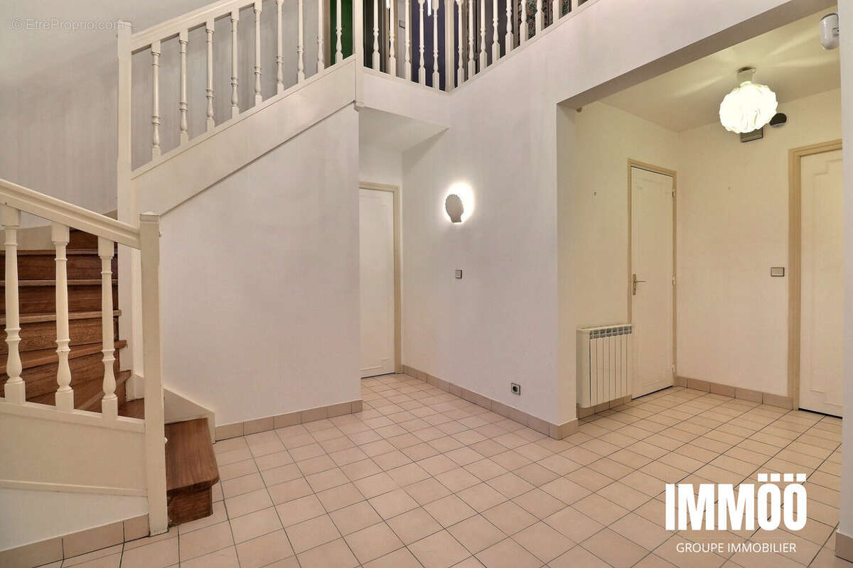 Maison à SAINT-MARTIN-DE-BOSCHERVILLE