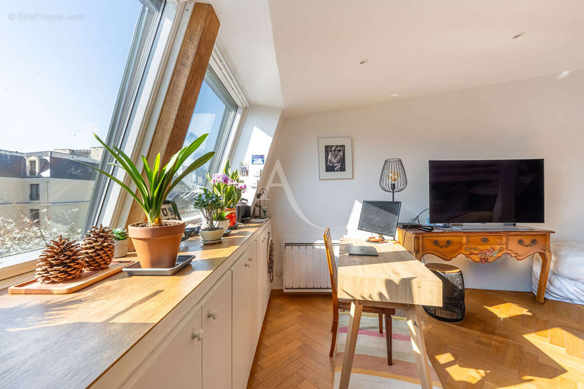 Appartement à LA GARENNE-COLOMBES