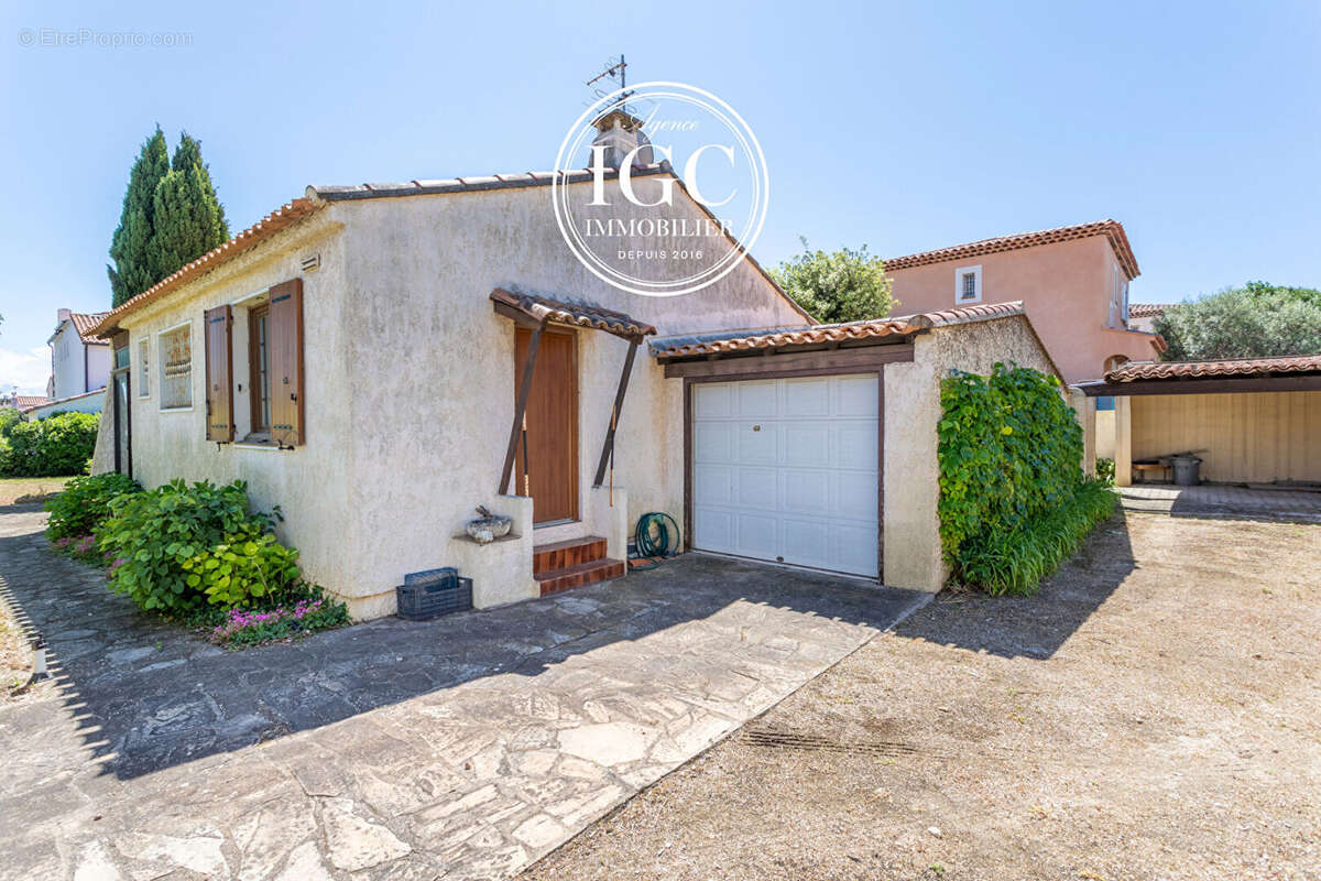 Maison à CHATEAUNEUF-LES-MARTIGUES