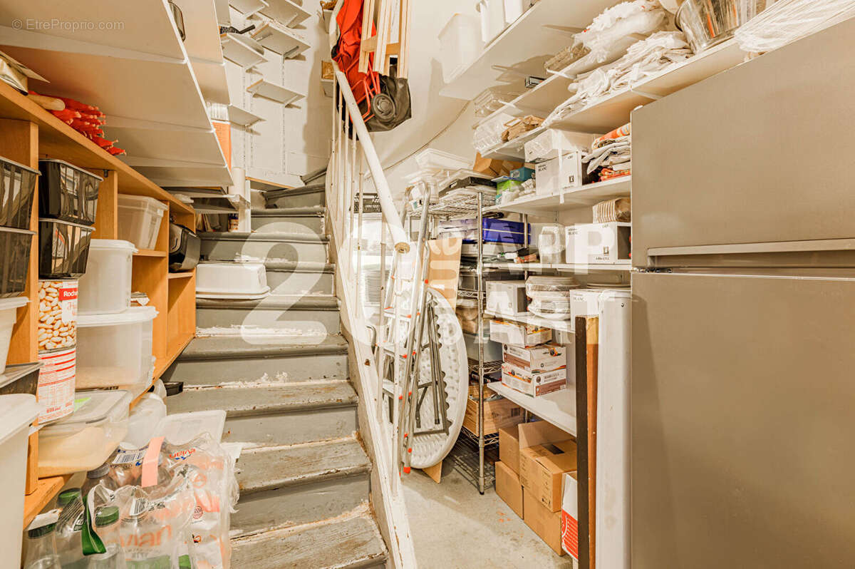 Commerce à PARIS-2E