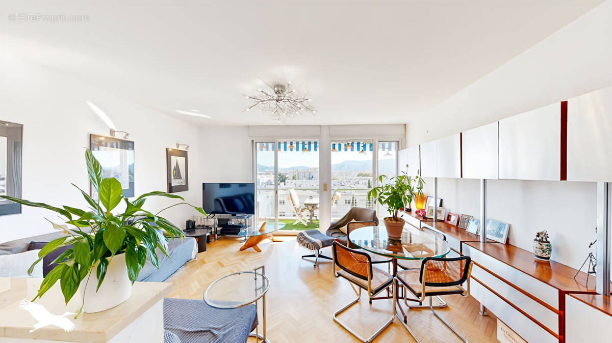 Appartement à MARSEILLE-8E