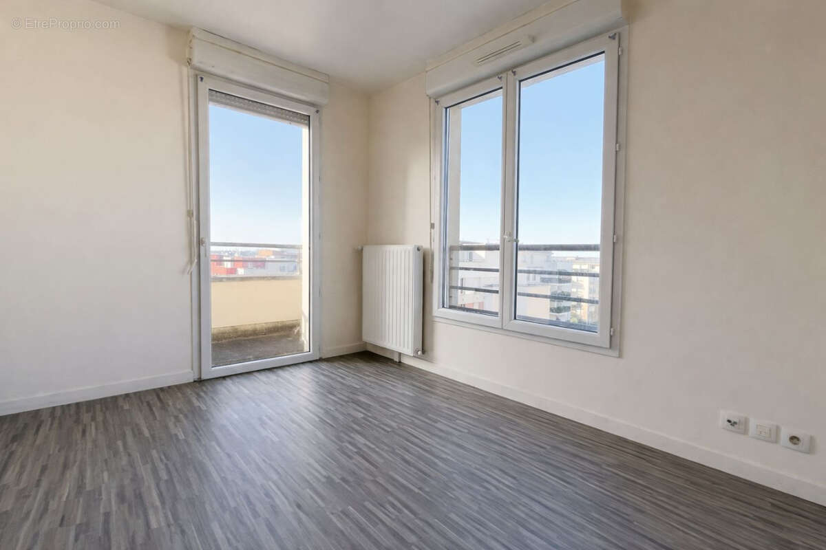 Appartement à CORBEIL-ESSONNES