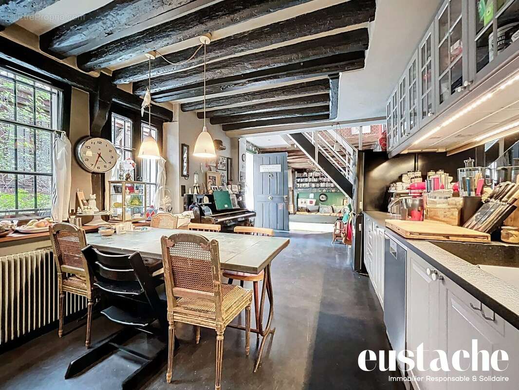 Appartement à PARIS-11E