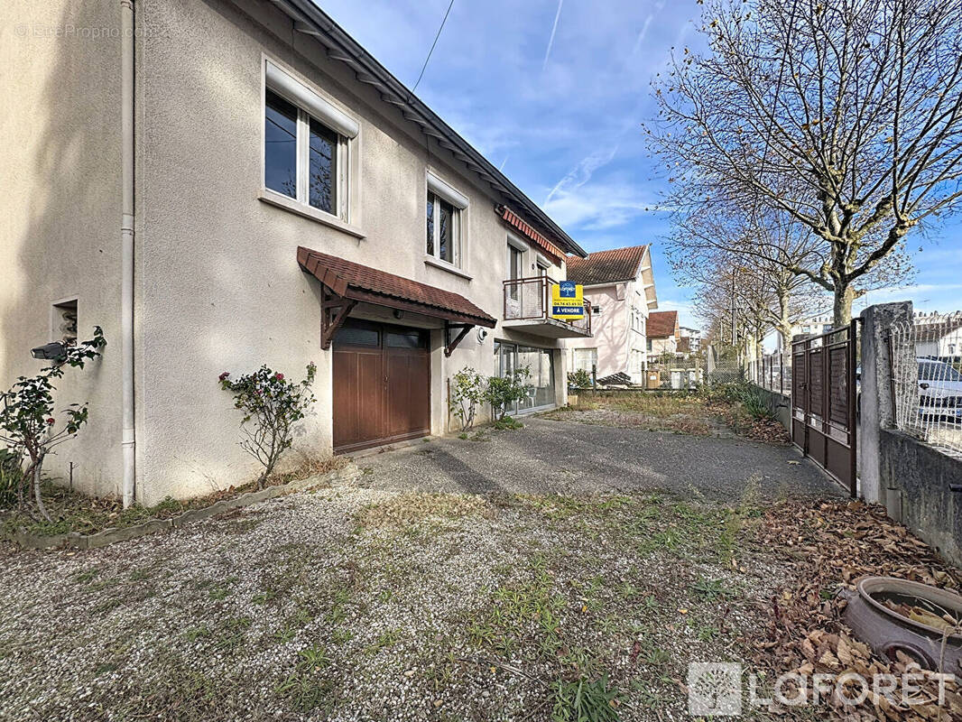 Maison à BOURGOIN-JALLIEU