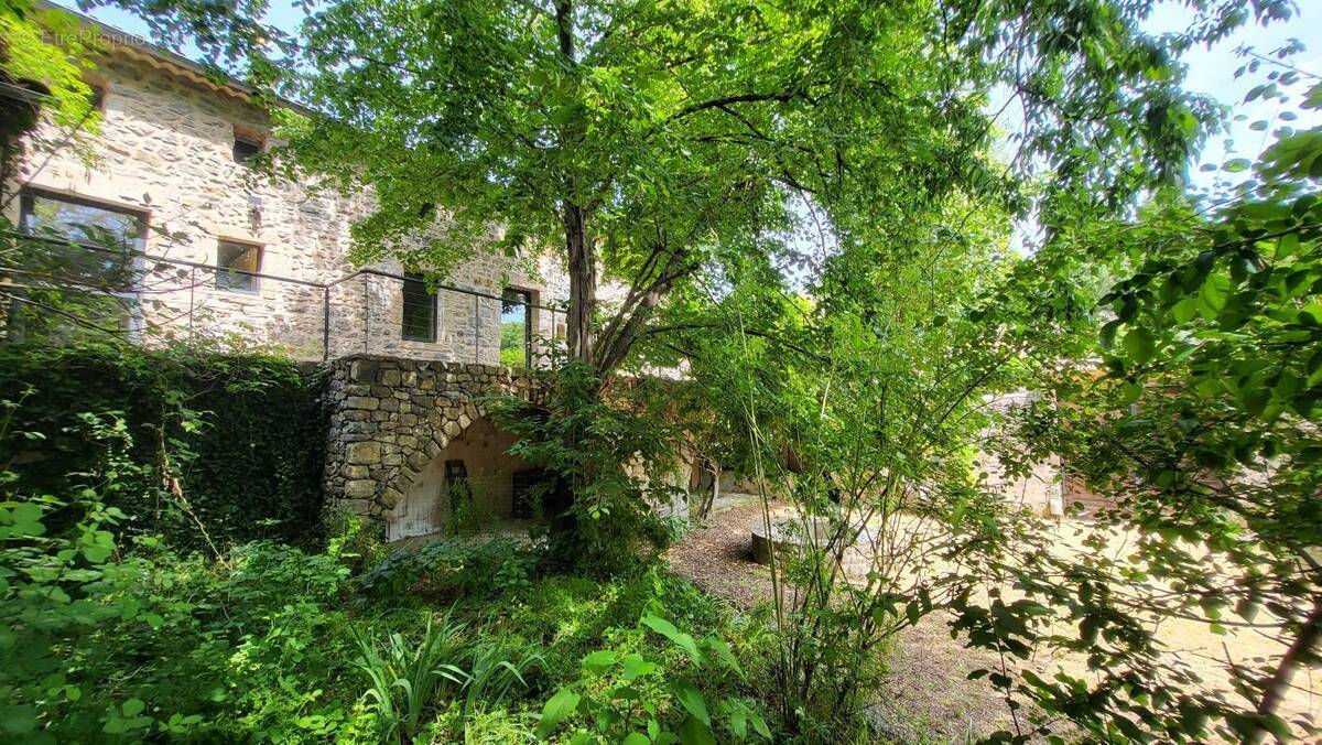 Maison à LAURAC-EN-VIVARAIS