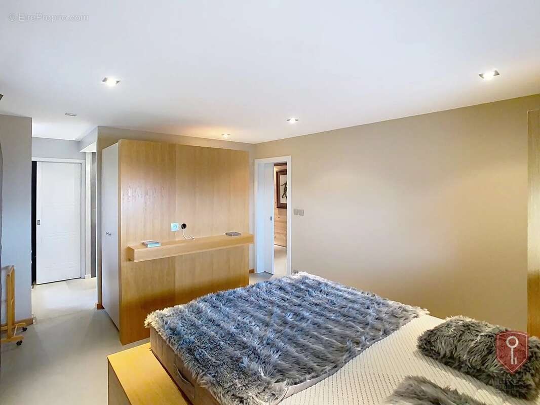 Maison à COLLONGES-SOUS-SALEVE