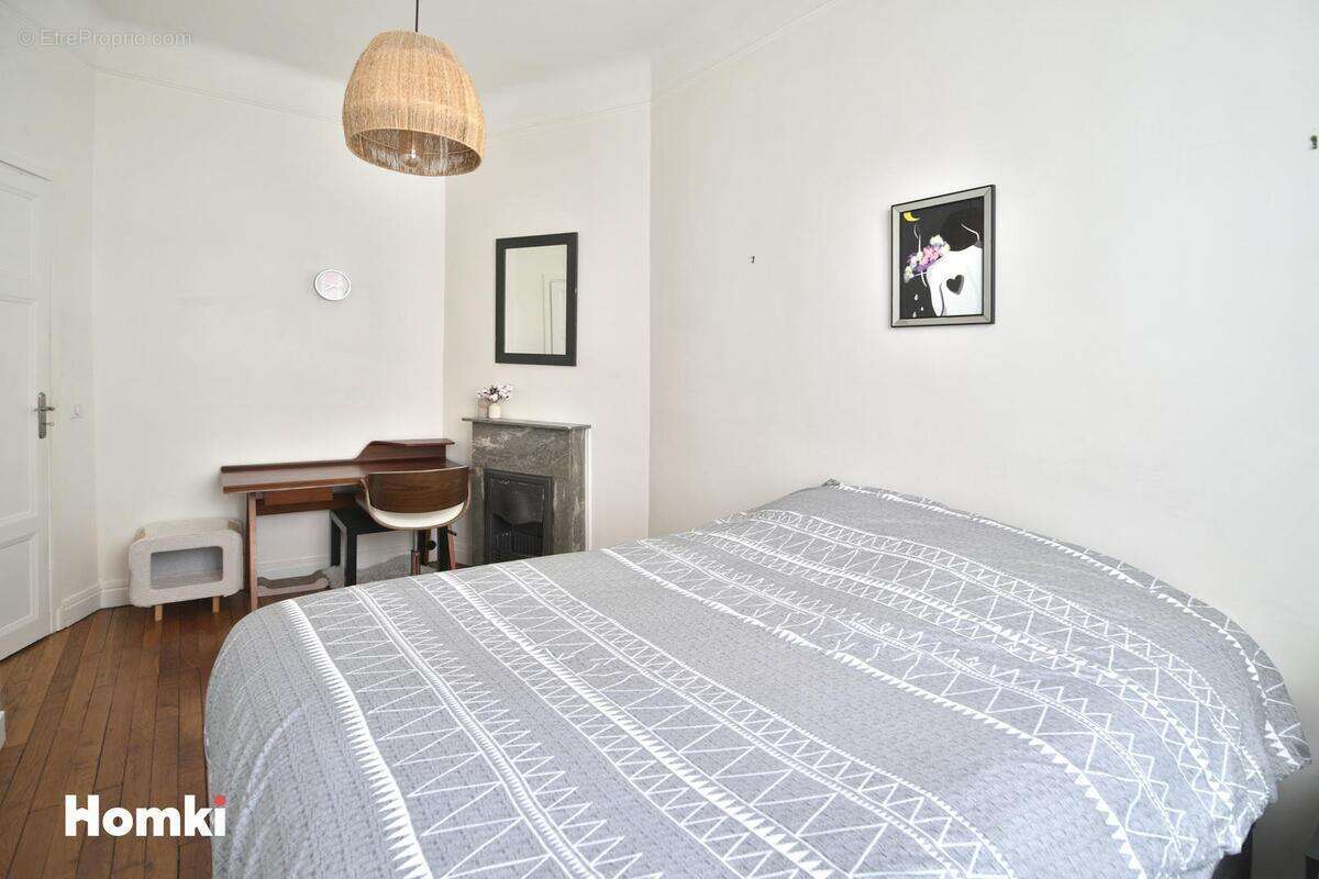 Appartement à LA GARENNE-COLOMBES