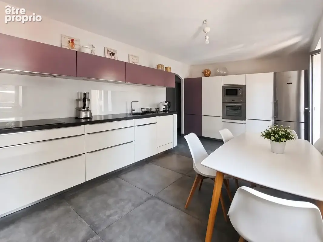 Maison 239 m² à Villefranche-Sur-Saone  - photo 8